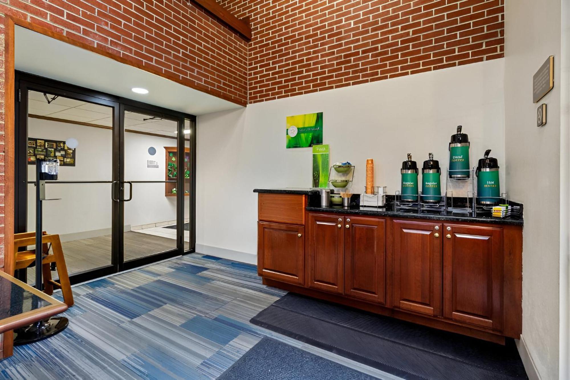 Quality Inn & Suites Altoona Dış mekan fotoğraf